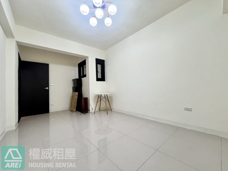 🏡【西子灣｜濱海二路二樓公寓出租】