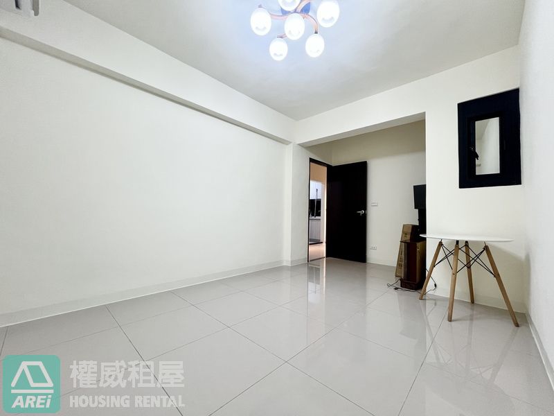 🏡【西子灣｜濱海二路二樓公寓出租】