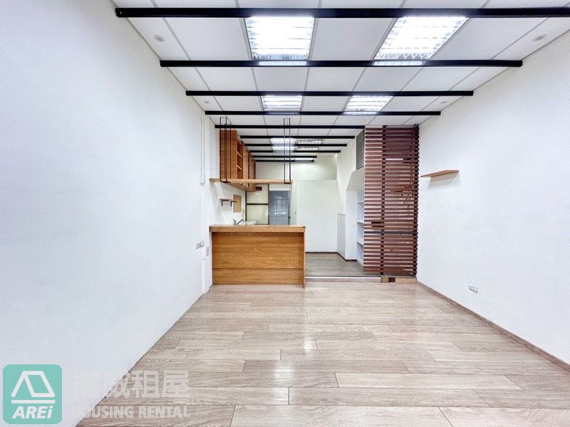 三多商圈｜屋況優｜整棟透天店面