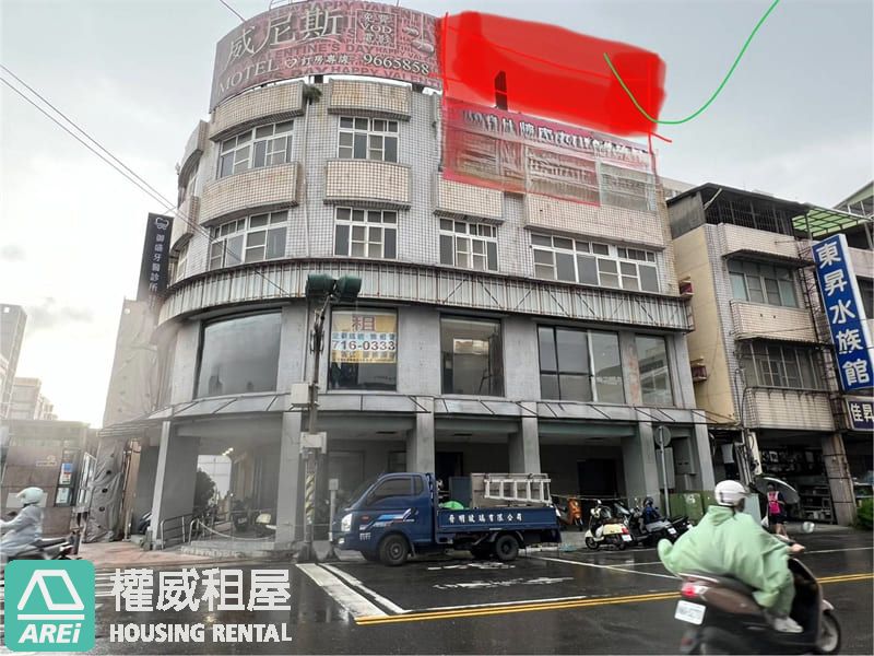 苓雅中正三角窗黃金透天店面｜O8捷運出口黃金角地