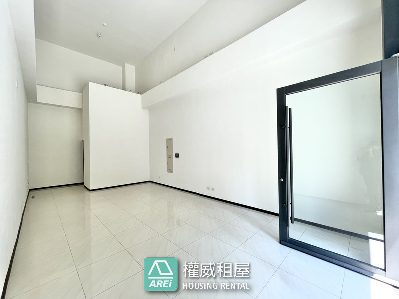 民族大樂｜河堤世界｜挑高 黃金店面