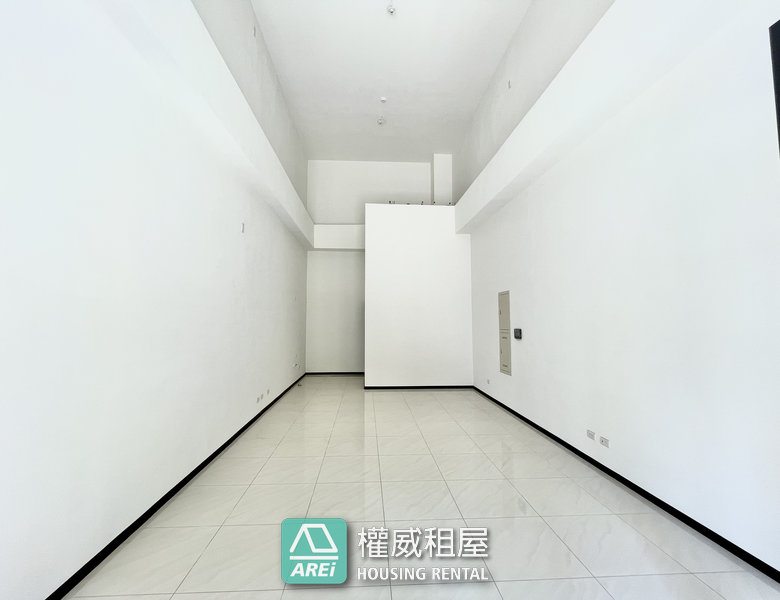 民族大樂｜河堤世界｜挑高 黃金店面