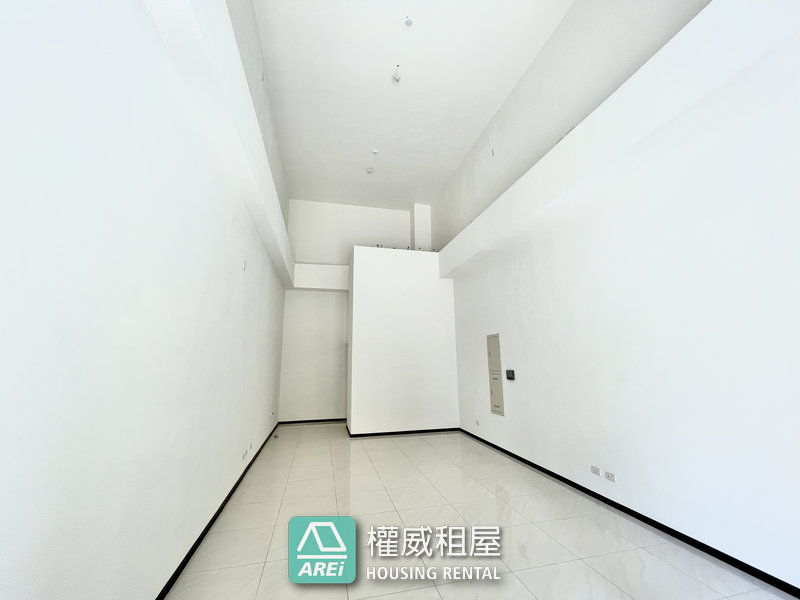 民族大樂｜河堤世界｜挑高 黃金店面