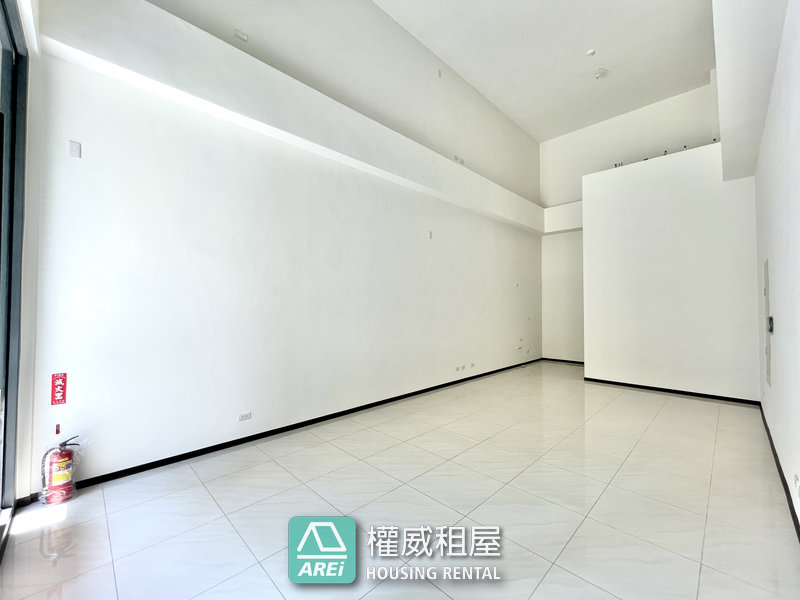 民族大樂｜河堤世界｜挑高 黃金店面
