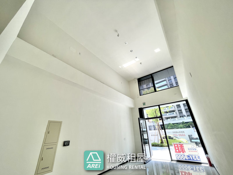 民族大樂｜河堤世界｜挑高 黃金店面