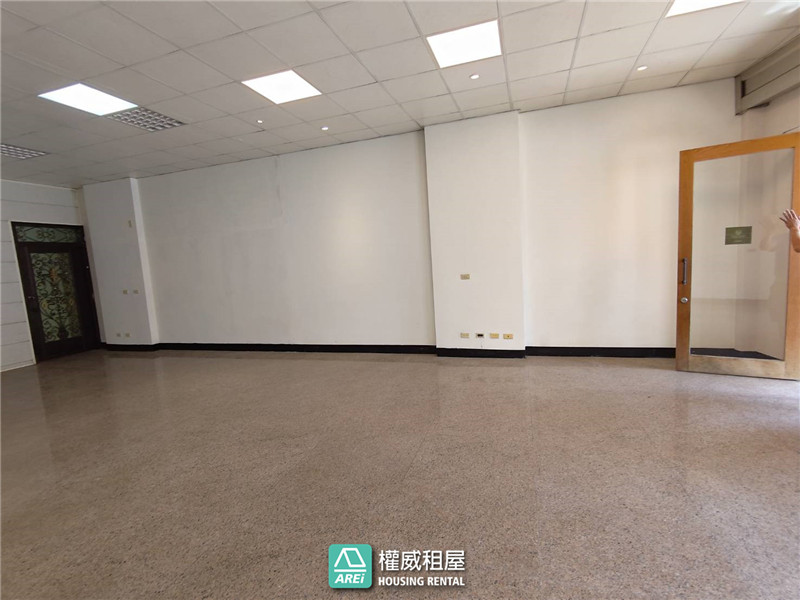 高大特區|臨路六米面寬店面|大坪好規劃