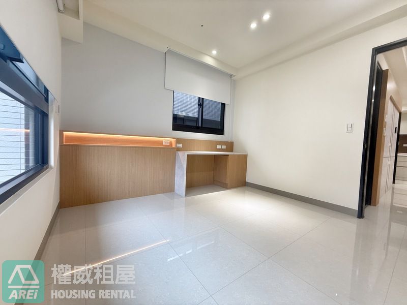 陽明第一廳明星學區全新機能正三房平面車位