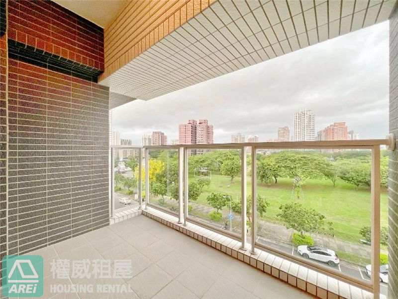 楠梓加工區MRT溫馨亮麗Park one3+1房平車