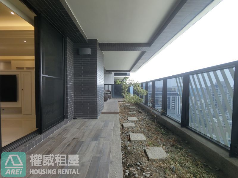 美術龍騰．天景邸 | 3+1房平車