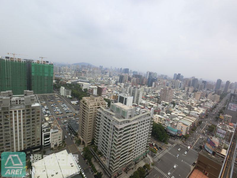 美術龍騰．天景邸 | 3+1房平車