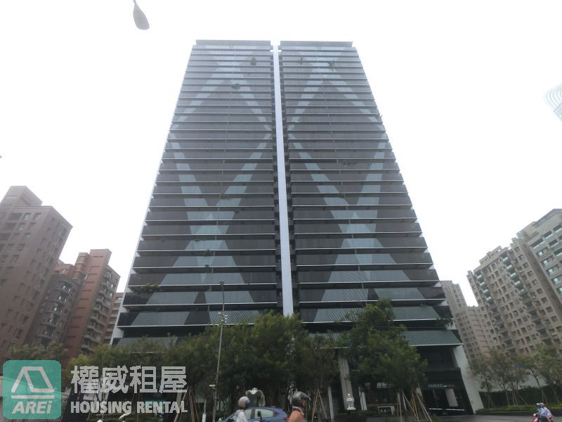 美術龍騰．天景邸 | 3+1房平車