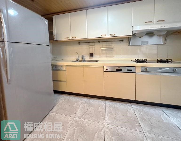 河堤社區｜鼎宇心園｜寬敞4房含平車