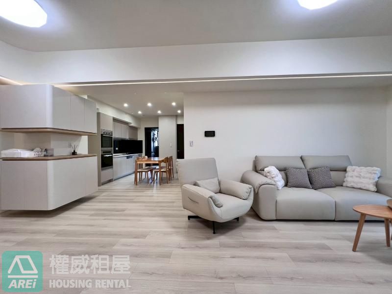 🌳蓮池潭巨蛋|心儀大空間3房平車|高潭市2