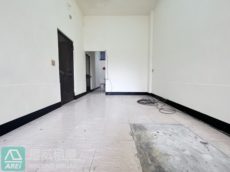 🏡【鹽埕新興街｜駁二特區｜公寓1樓便利2房2廳】