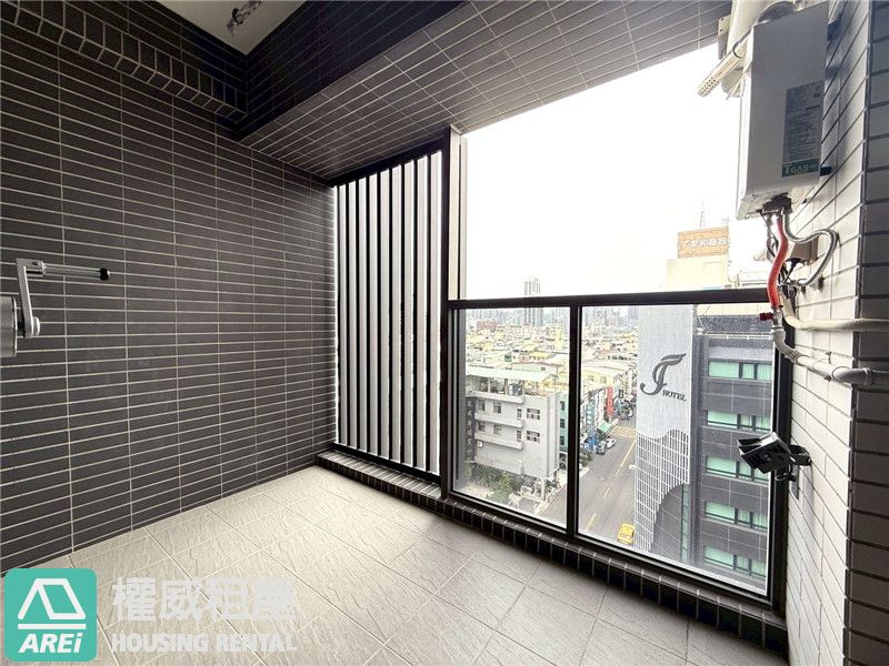 高雄車站匯視界 ✨ 全新白亮3房大空間｜平車可租補