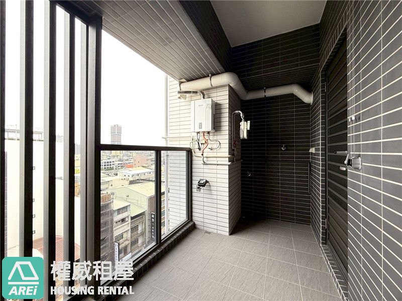 高雄車站匯視界 ✨ 全新白亮3房大空間｜平車可租補