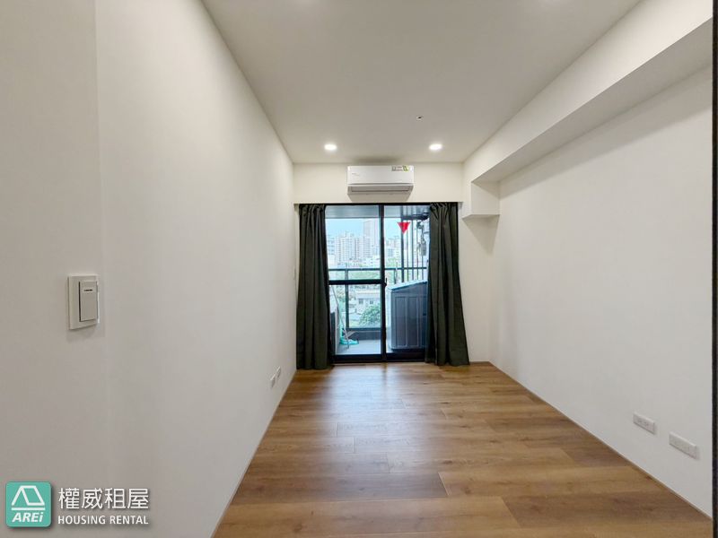 歡迎租補可寵物| 三多商圈| 京城新世界 | 全新兩房平車