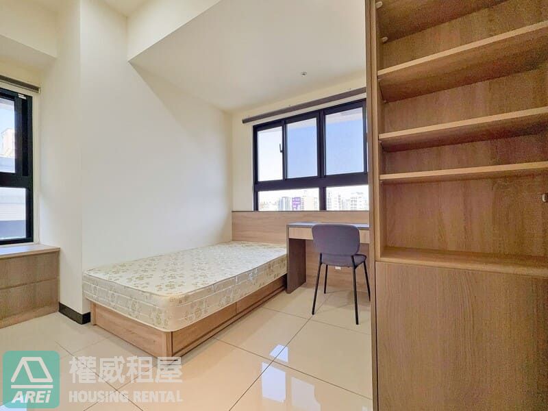 中央公園民生香榭採光通風兩房車位