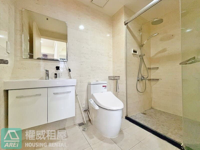 中央公園民生香榭採光通風兩房車位