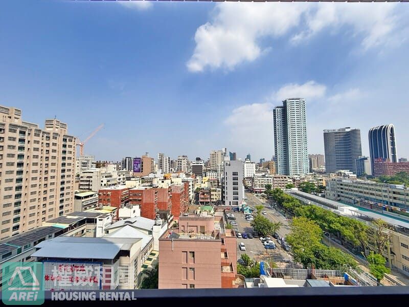 中央公園民生香榭採光通風兩房車位