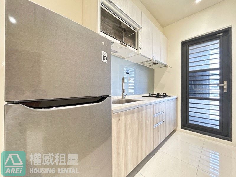 戀戀風尚｜高大特區高樓2+1房2衛平車