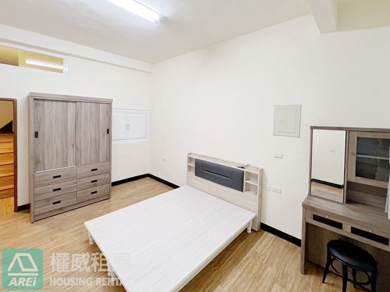 C28高雄高工商圈全棟翻新優質4房透天(已補部分家具)