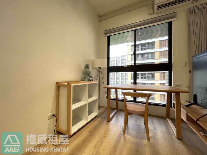 東區研森全新採光無印2+1房平車