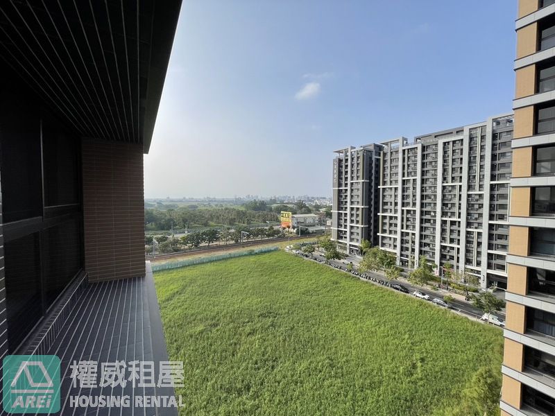 東區研森全新採光無印2+1房平車