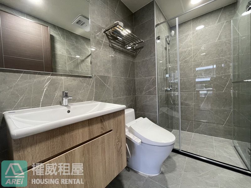 東區研森全新採光無印2+1房平車