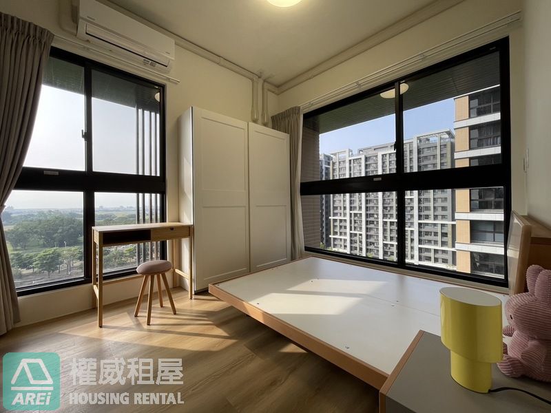 東區研森全新採光無印2+1房平車