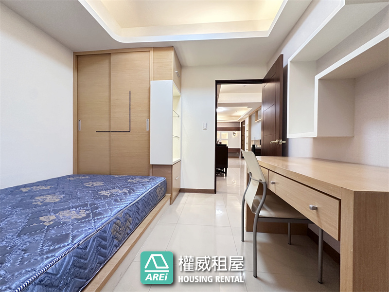 ✨凹子底捷運旁｜堅山大世紀｜泳池會館｜全新油漆＋全新冷氣｜質感大空間 3+1 房含平車✨