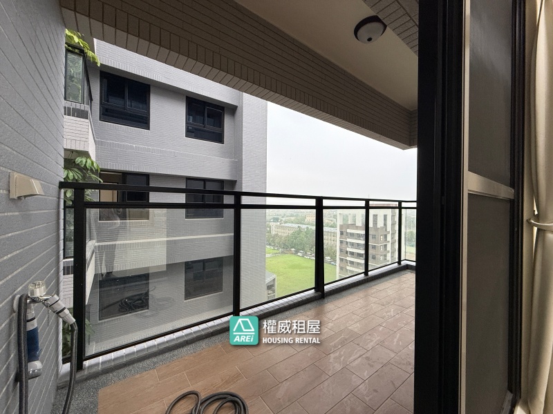 高大特區 崑庭馥御｜三房平車｜邊間高樓層