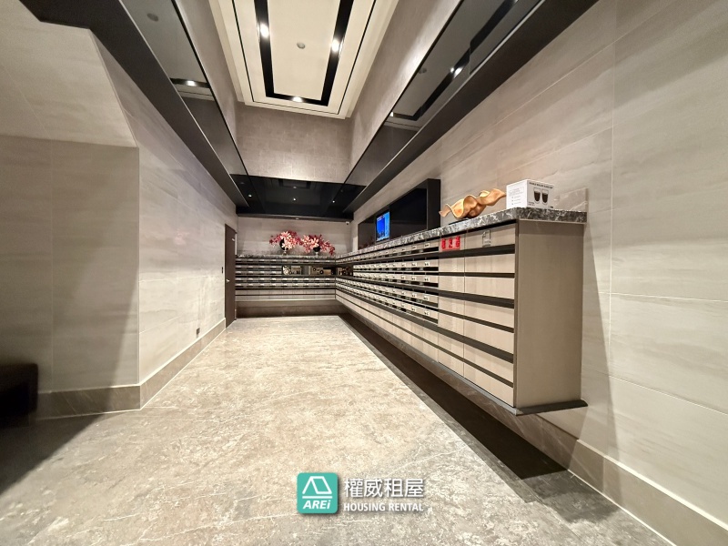 高大特區 崑庭馥御｜三房平車｜邊間高樓層