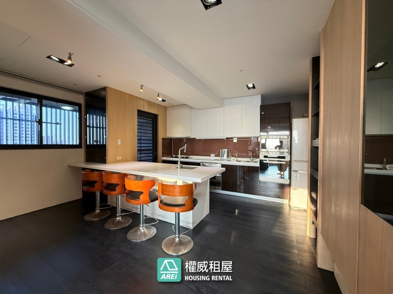 楠梓京城樂活｜絕美海景｜兩房大平車