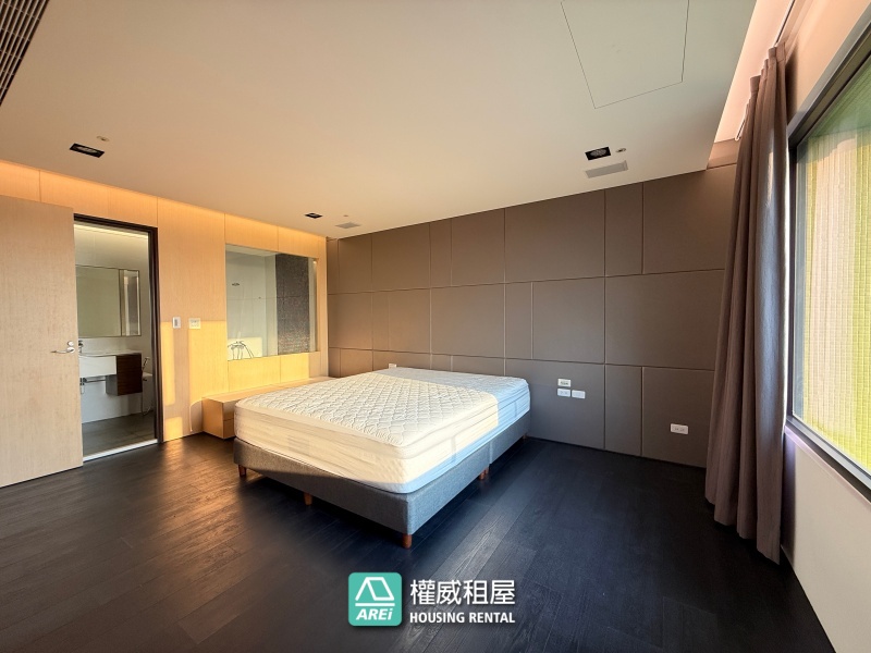 楠梓京城樂活｜絕美海景｜兩房大平車