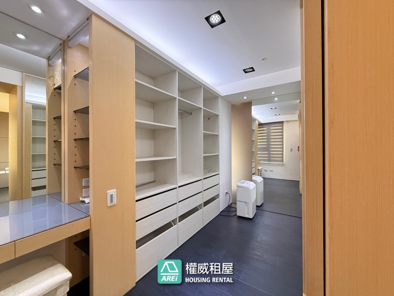 楠梓京城樂活｜絕美海景｜兩房大平車