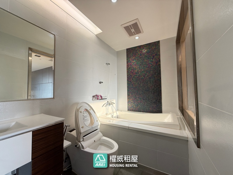 楠梓京城樂活｜絕美海景｜兩房大平車