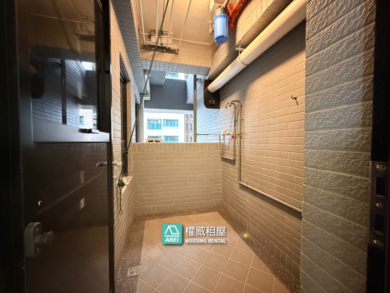 崑庭馥御｜永久棟距極簡風格｜3房平車