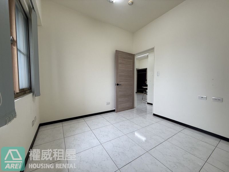 義華機能商圈卡第亞前後陽台採光大兩房車位