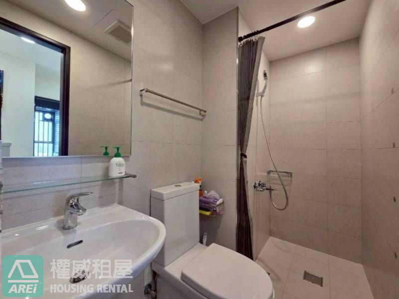 雙面採光x 可租補x 左營高鐵x 鑫悅|三鐵共構x 三房平車