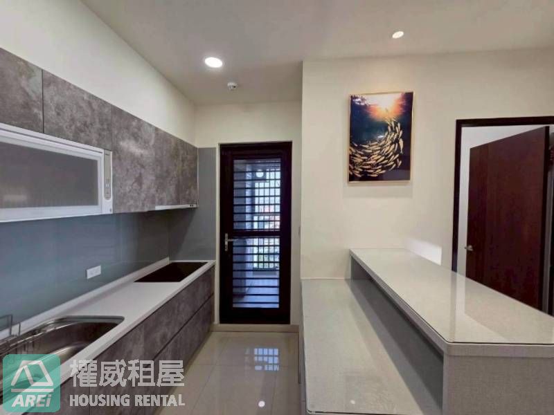 雙面採光x 可租補x 左營高鐵x 鑫悅|三鐵共構x 三房平車