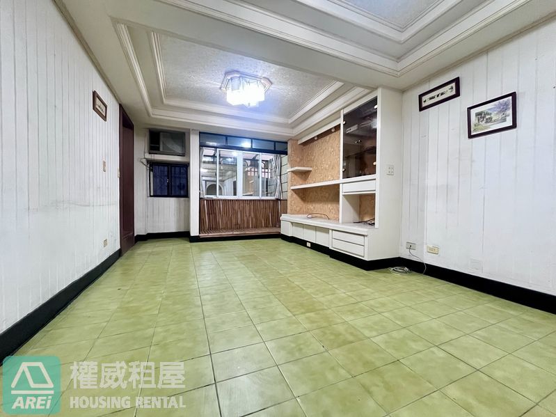 文化中心商圈｜稀有四房大坪數｜華廈電梯