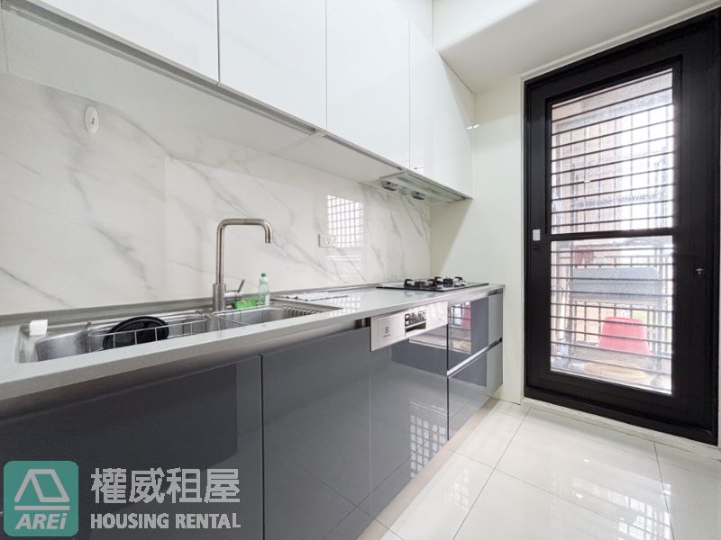 城揚新驛城精緻一大房平車