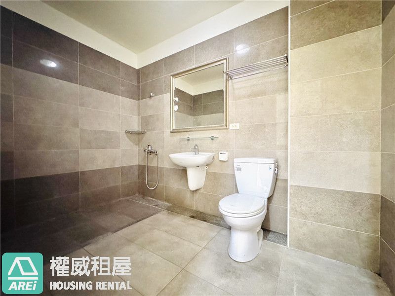 R9中央公園｜美麗島雙捷．近新崛江大坪數五樓透天店面