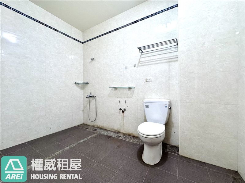 R9中央公園｜美麗島雙捷．近新崛江大坪數五樓透天店面