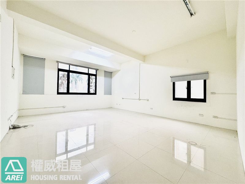 R9中央公園｜美麗島雙捷．近新崛江大坪數五樓透天店面