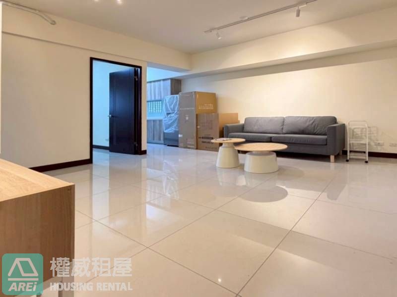 高大特區| 華雄交響曲| 河畔首排| 全新兩房平車含管