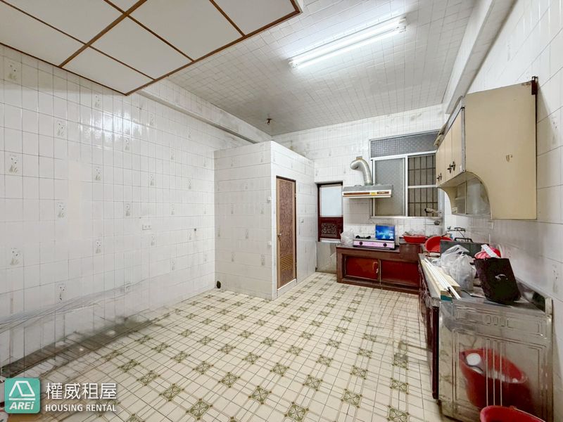 文華國小 | 鳳山翻新透天 | 7房4衛 |可租補可寵