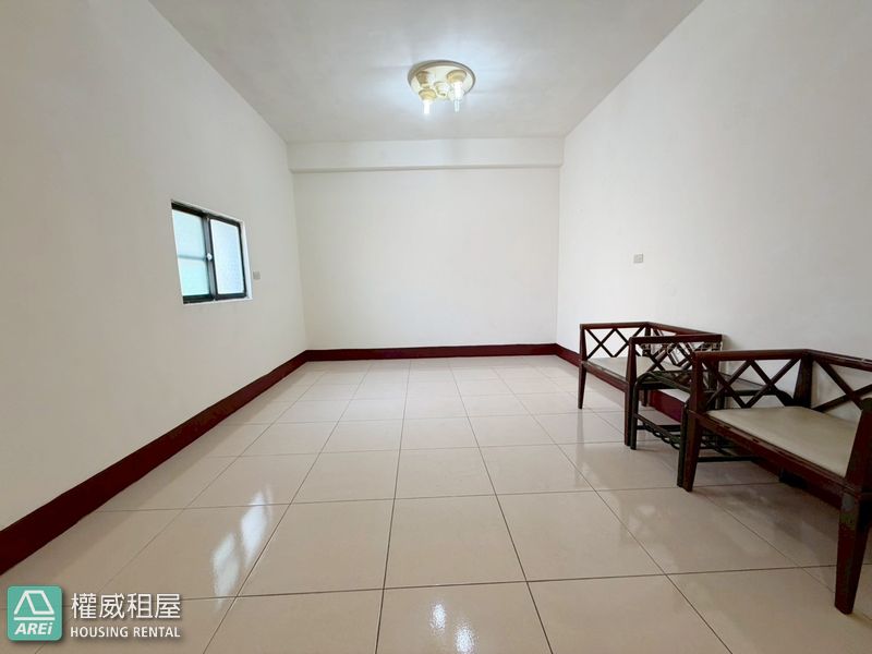 文華國小 | 鳳山翻新透天 | 7房4衛 |可租補可寵