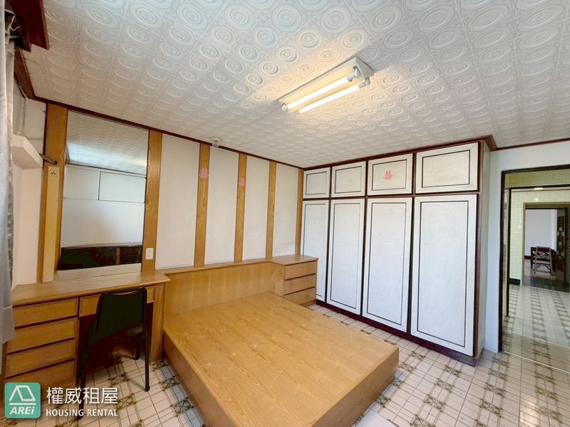 文華國小 | 鳳山翻新透天 | 7房4衛 |可租補可寵